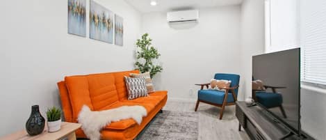 Älytelevisio, Netflix, kirjoja, suoratoistopalvelut