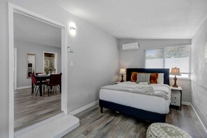 2 bedrooms, iron/ironing board, free WiFi, bed sheets - Hummingbird's Homey Hideaway: 2BR Urban Retreat with King Bed, Split AC, Spacious Patio, and Convenient Parking! (South El Monte)