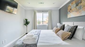 2 bedrooms, desk, iron/ironing board, free WiFi