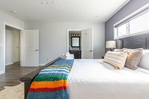 4 bedrooms, iron/ironing board, free WiFi, bed sheets