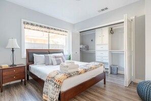 4 Schlafzimmer, Bügeleisen/Bügelbrett, kostenloses WLAN, Bettwäsche