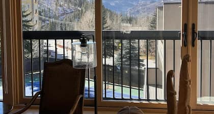 Excellent rental a short walk from the lift, with the best facilities.