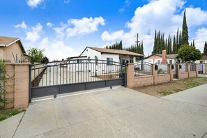 Exterior - The South El Monte Solitude: 2BR Retreat with Enchanting Patio, 55" TV, and Effortless Parking! (South El Monte)