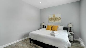 2 bedrooms, desk, iron/ironing board, free WiFi