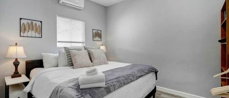 2 chambres, bureau, fer et planche à repasser, Wi-Fi gratuit