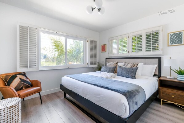 3 chambres, fer et planche à repasser, accès au Wi-Fi (inclus)