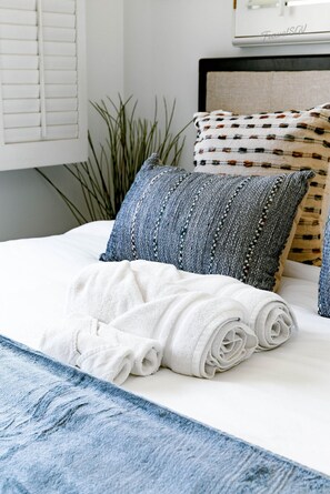 3 chambres, fer et planche à repasser, Wi-Fi gratuit, draps fournis