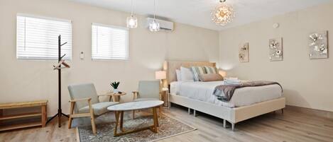 1 室のベッドルーム、アイロン / アイロン台、WiFi (無料)、ベッドシーツ