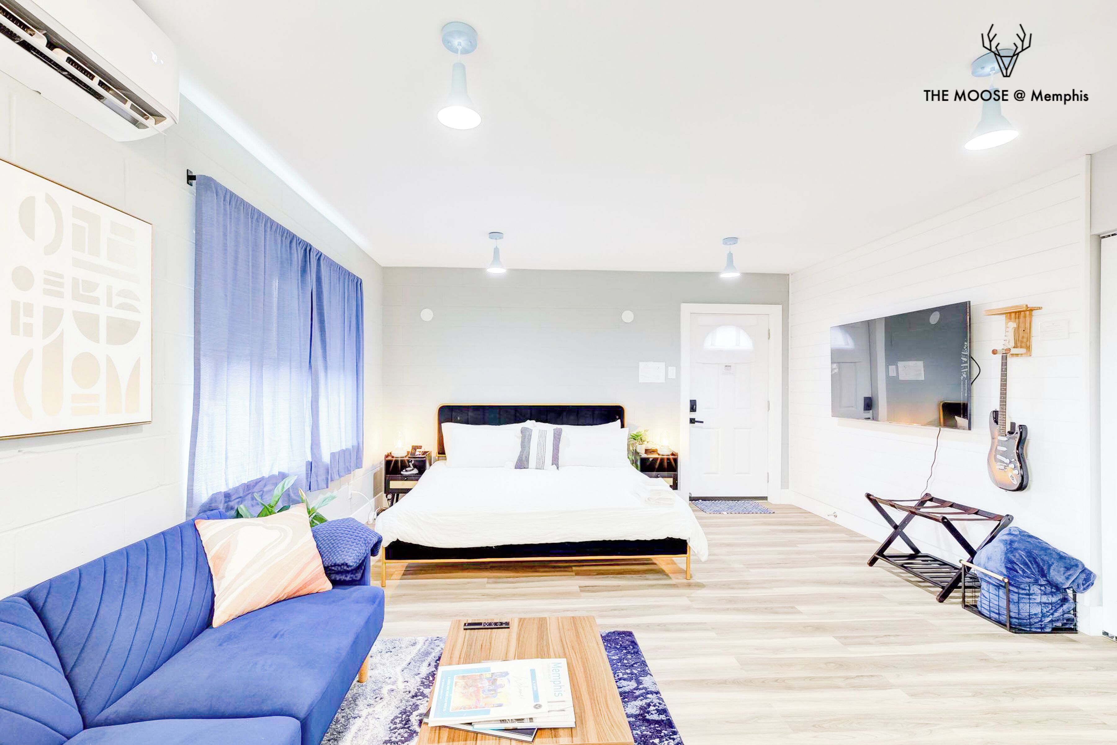 Executive Studio Suite, 1 King Bed with Sofa bed, Non Smoking, Corner | Memory foam beds, individually decorated, individually furnished, desk