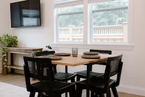 Dining - 2 bedroom guesthouse with private fenced in yard! (Wilmington)