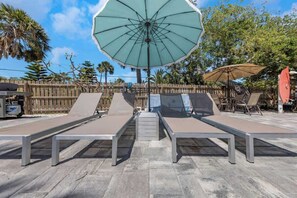 Terrace/patio - New! Manatee Way! 90° Heated Pool! Steps to beach! (Indian Rocks Beach)