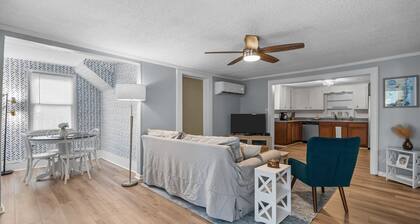 The Yellow Door is a 2 Bdrm 1 Bath Unit Sleeps 5 - Linens Included!