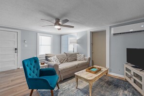 Smart TV - The Yellow Door is a 2 Bdrm 1 Bath Unit Sleeps 5 - Linens Included! (Carolina Beach)