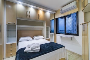 Ropa de cama de alta calidad, colchones con pillow-top y minibar