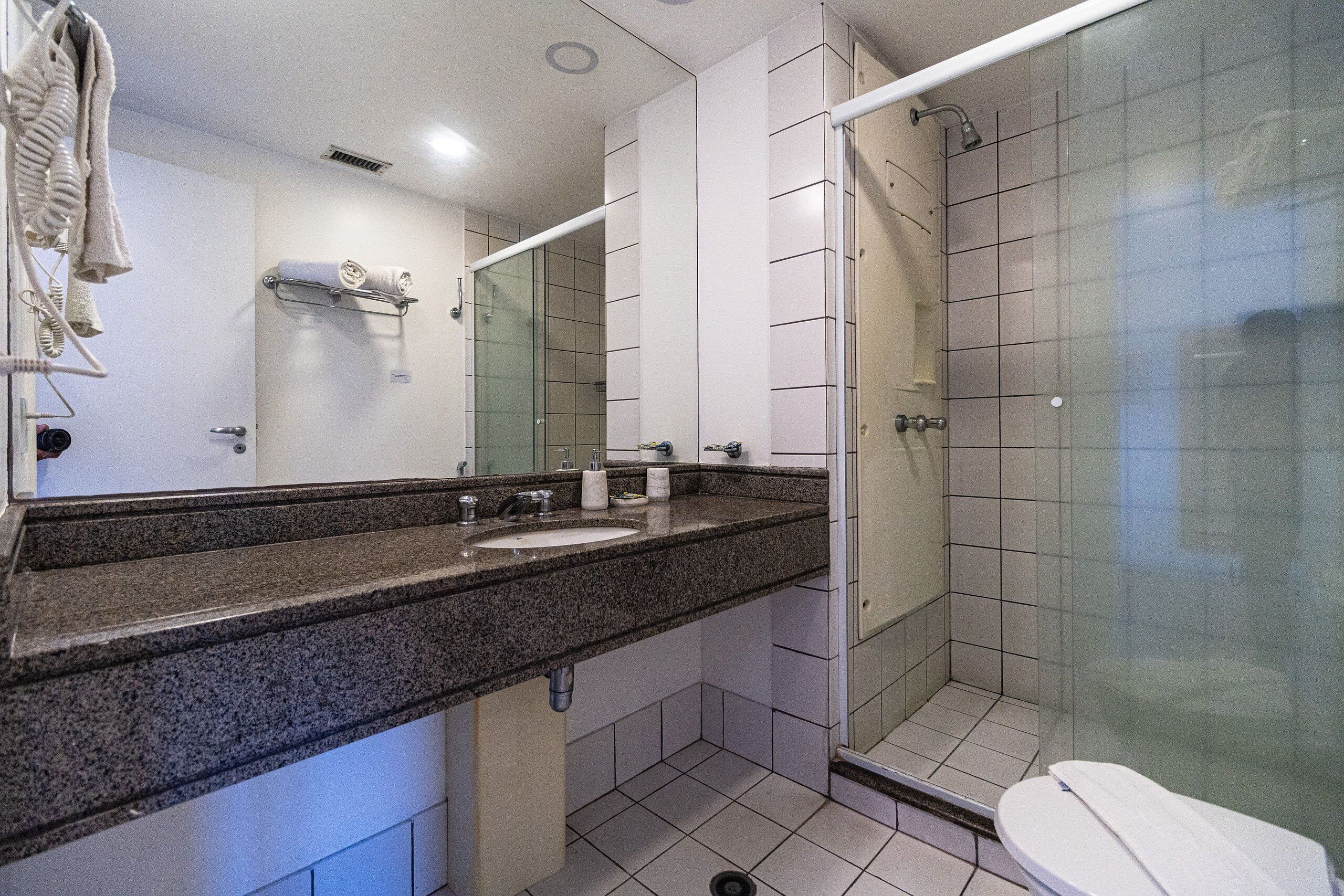 Studio | Bad | Dusj, regndusjhode, bidé og håndklær