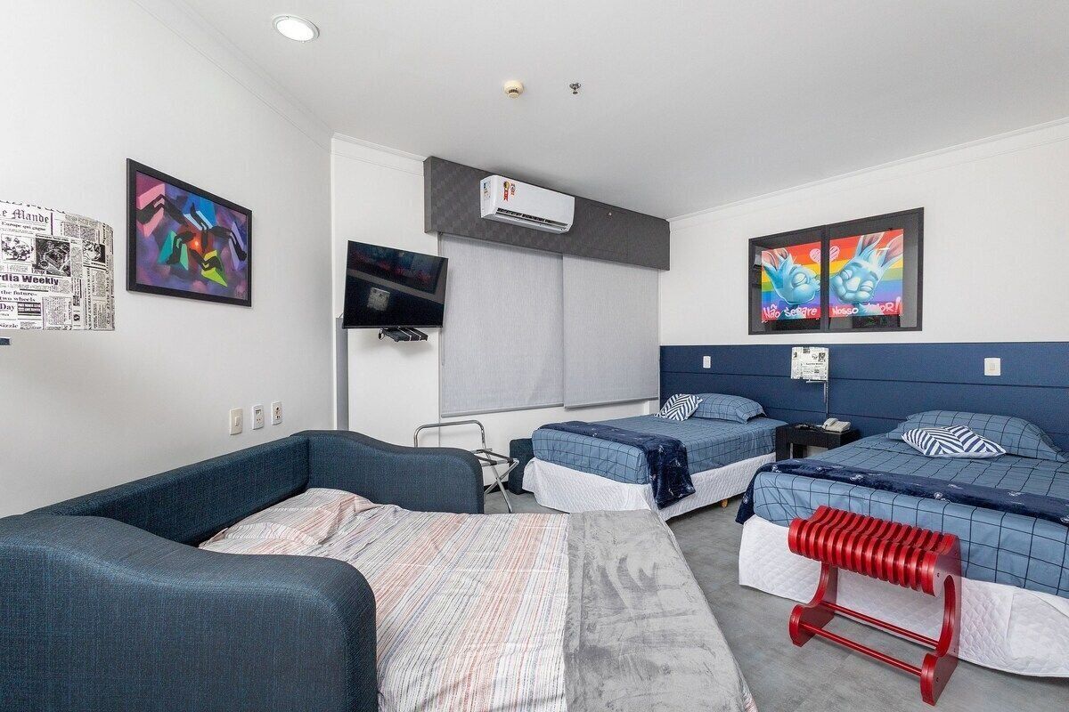 Firemannsrom | Sengetøy av topp kvalitet, senger med overmadrass og minibar