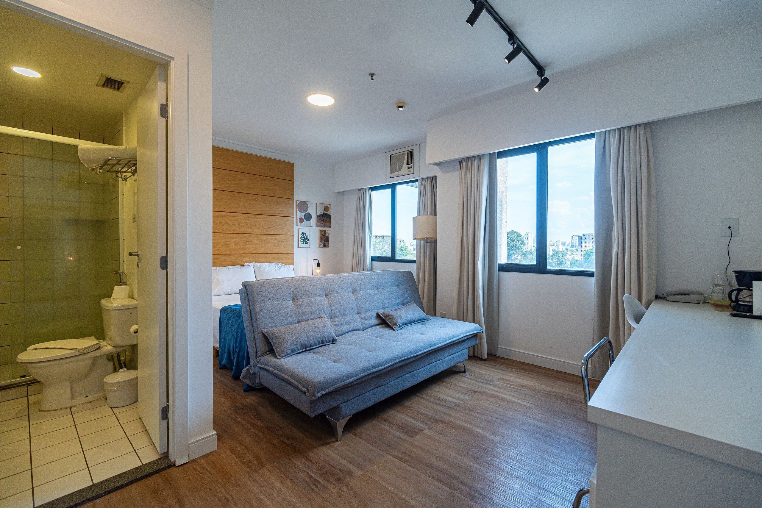 Studio | Sengetøy av topp kvalitet, senger med overmadrass og minibar