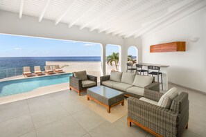 Terrace/patio - Puerta Al-Mar Villa (Cole Bay)