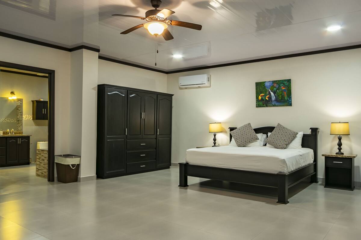 2 Bedroom Kitchen Suite | 1 bedroom, free minibar items, in-room safe, desk