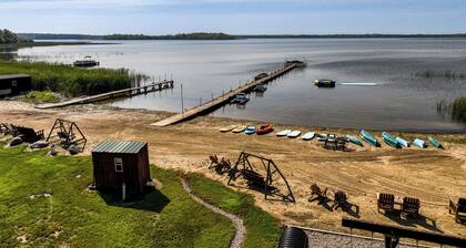 Studio Cabin-Open floor plan with full Kitchen