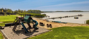 Studio Cabin-Open floor plan with full Kitchen