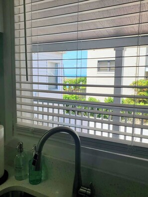 Interior - NEW! High End King Mattress! 10 Steps to the beach (Clearwater)