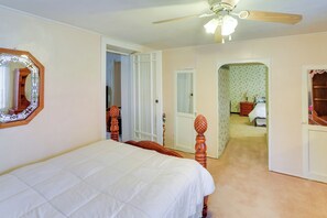 4 Schlafzimmer, Bügeleisen/Bügelbrett, Bettwäsche