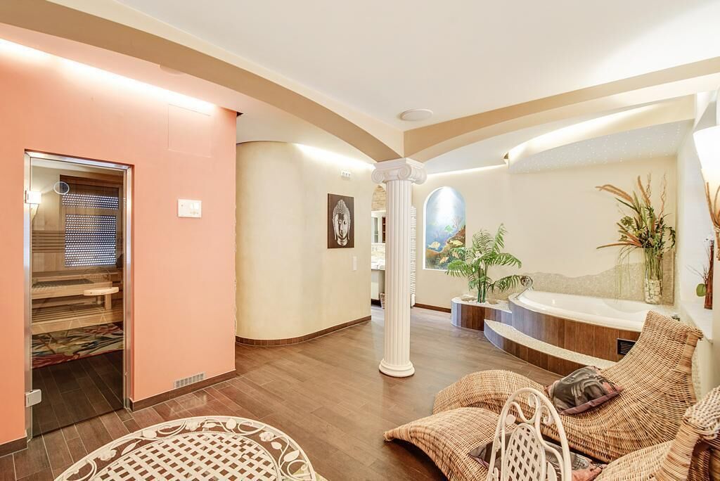 Terrace apartment with wellness area