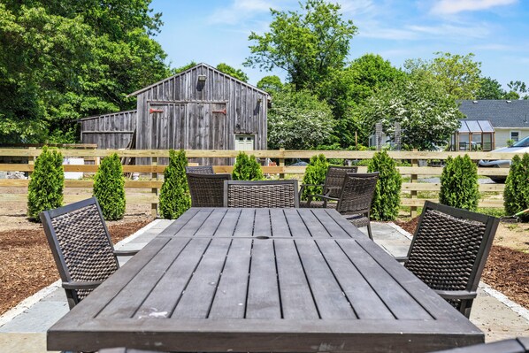 Outdoor dining