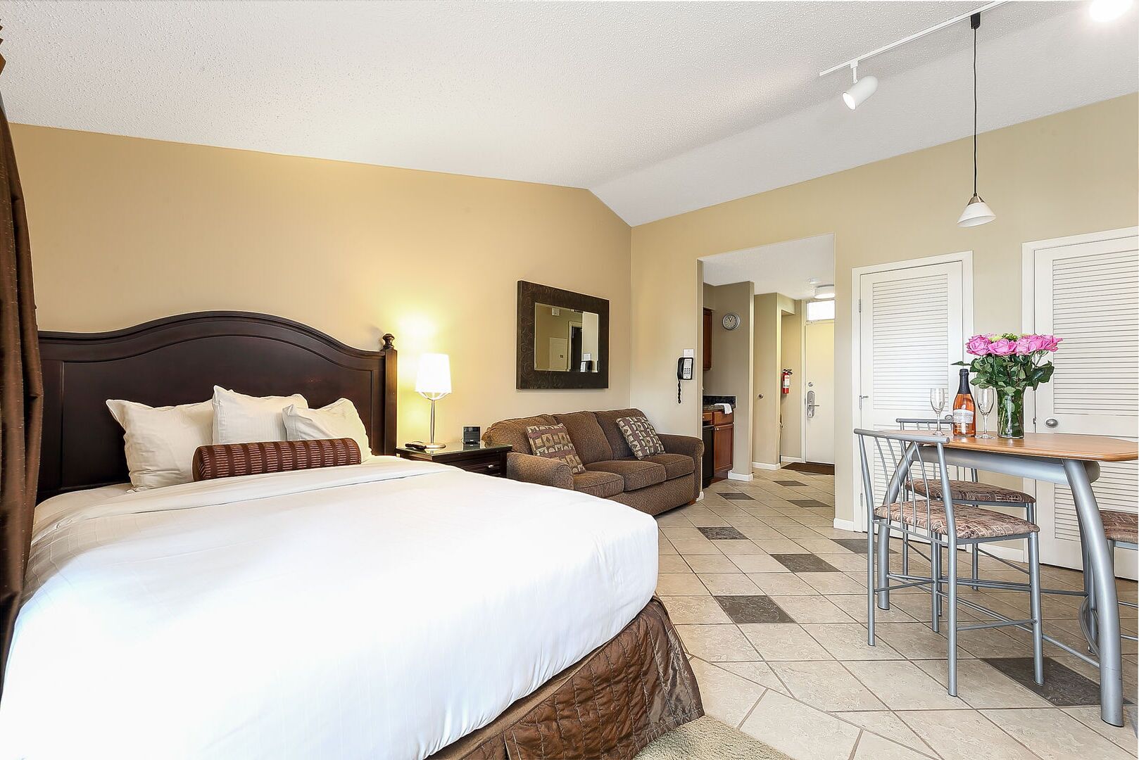 Condo | 1 bedroom, iron/ironing board, free WiFi