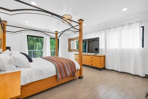 4 chambres, fer et planche à repasser, lit de bébé portatif