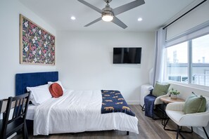 1 habitación, tabla de planchar con plancha, wifi y ropa de cama