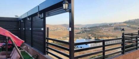 المنطقة المحيطة بالمنشأة