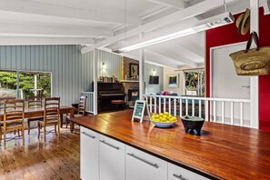 Interior - Tranquil farmhouse with sea view, dog friendly (Termeil)