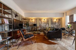 Apartment, Accessible | 3 bedrooms, desk, Internet