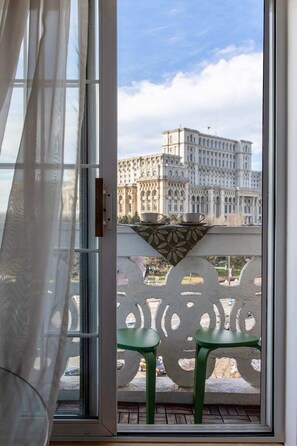 Apartment, Accessible | 3 bedrooms, desk, Internet