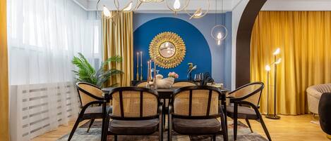 Apartment | 3 bedrooms, desk, Internet