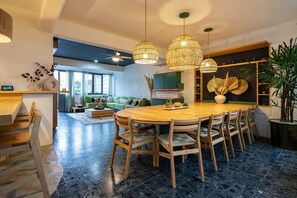 Villa | 8 bedrooms, Internet