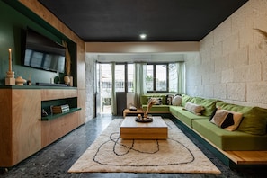 Villa | 8 bedrooms, Internet