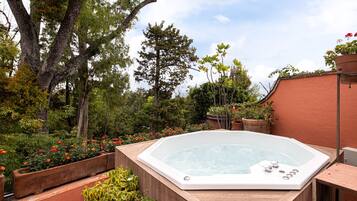 Villa | 4 bedrooms, Internet