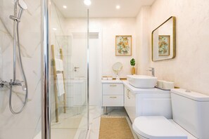 House | 3 bedrooms, desk, Internet - Holt - Welcome to the Jungle (Bucharest)