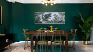 House | 3 bedrooms, desk, high-speed internet