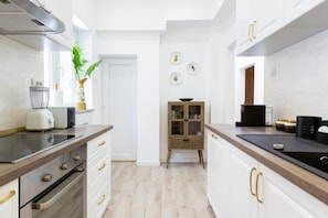 Apartamento | Escrivaninha, acesso à internet de alta velocidade