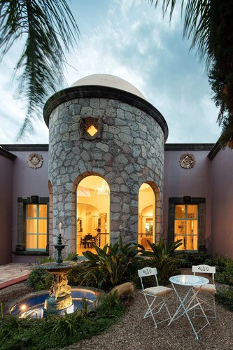 Luxury Villa Kitchen Golf Course Views Wifi