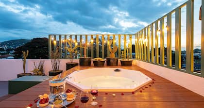 Rooftop Hot Tub 3 Levels 5bedroom in Villa Noria
