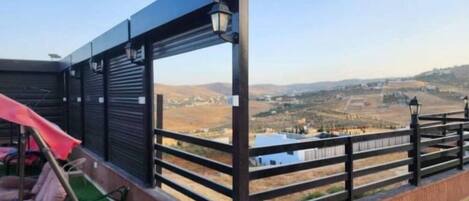 المنطقة المحيطة بالمنشأة