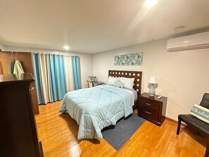 3 bedrooms, desk, iron/ironing board, free WiFi