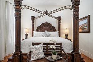 2 Schlafzimmer, Schreibtisch, Bügeleisen/Bügelbrett, Reisekinderbett