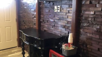 Honeymoon Room | Free WiFi