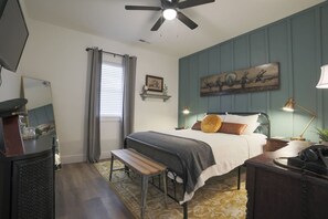 2 bedrooms, iron/ironing board, travel cot, WiFi